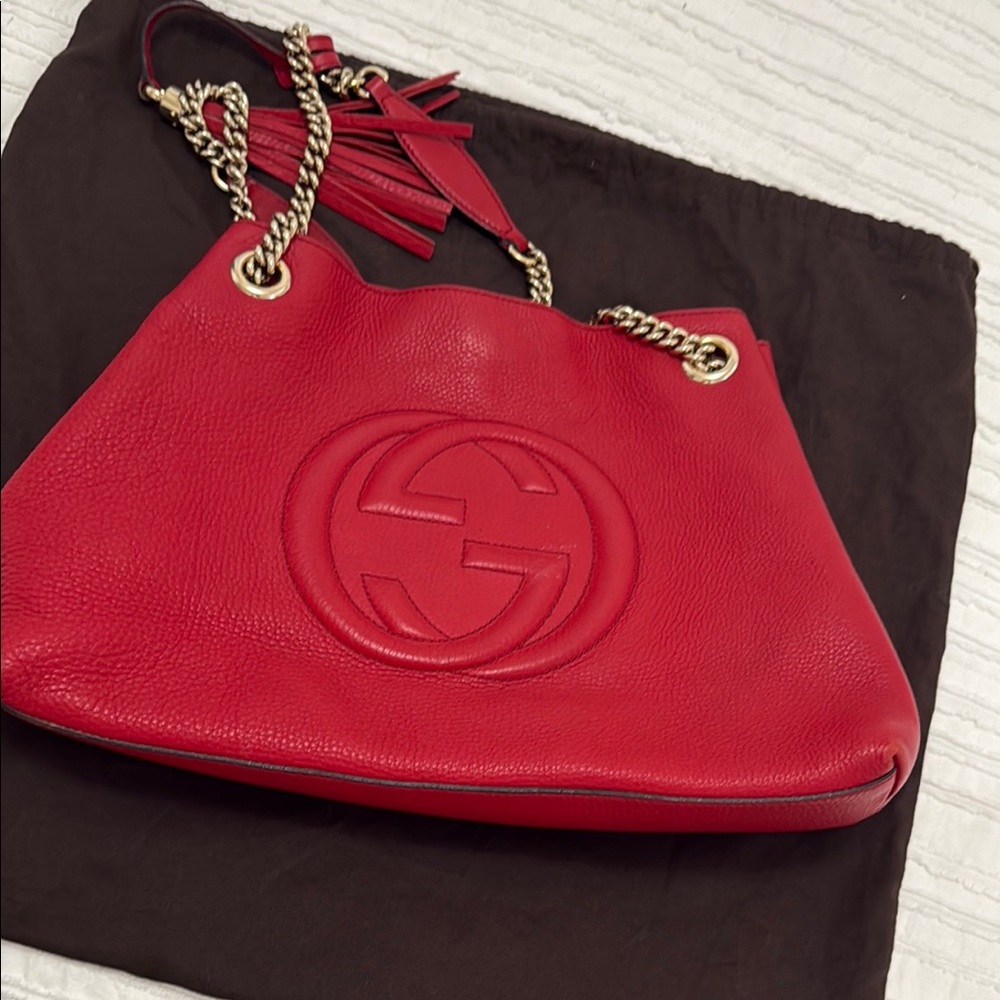 Gucci Red Shoulder Bag with Chain Strap